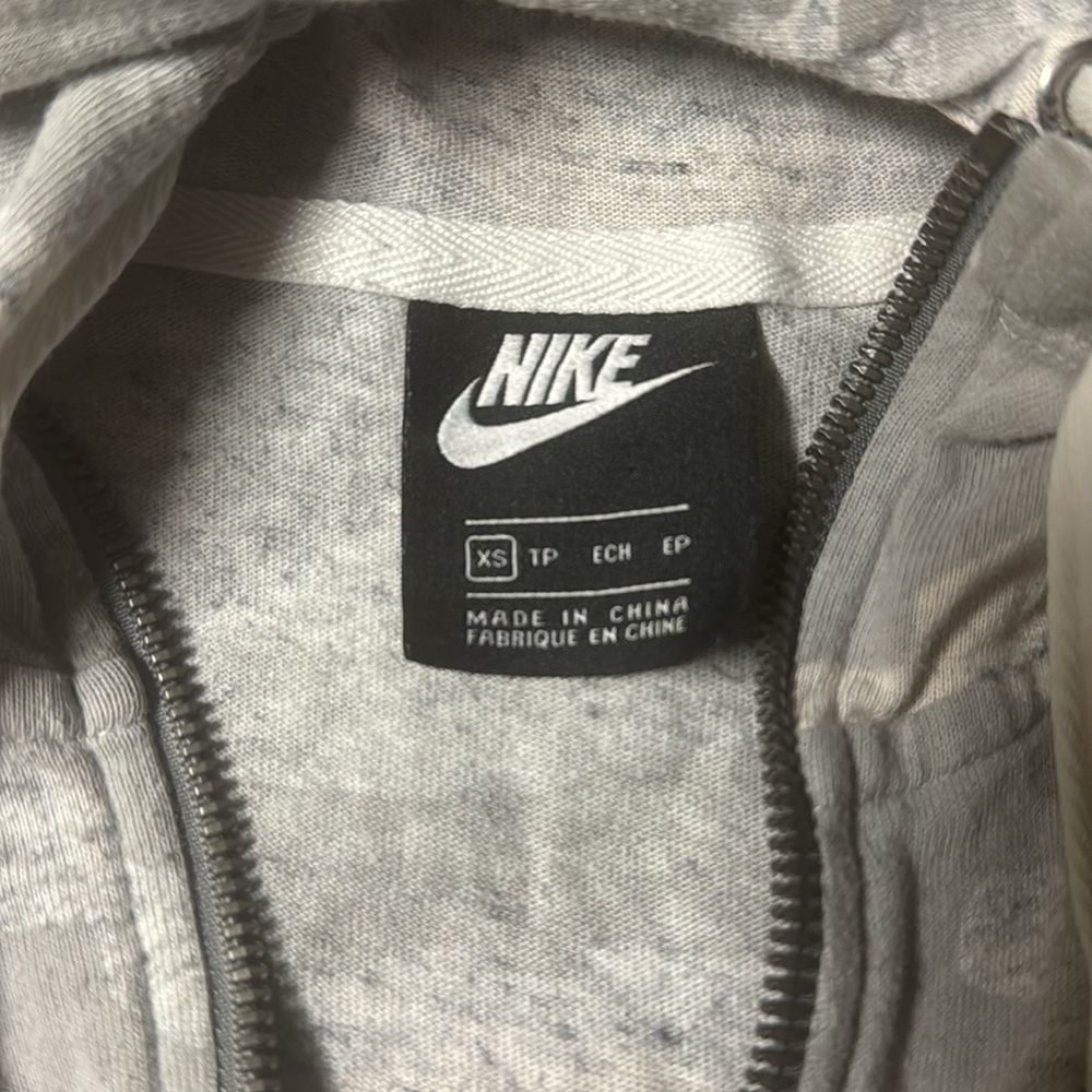 Women’s Nike size XS zip up sweatshirt. - Picture 2 of 3